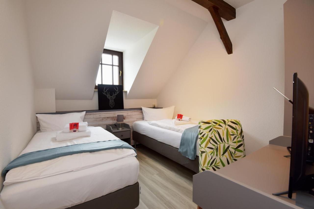 Landhotel Der Distelhof Mit Scheunencafe Dillstadt Номер фото